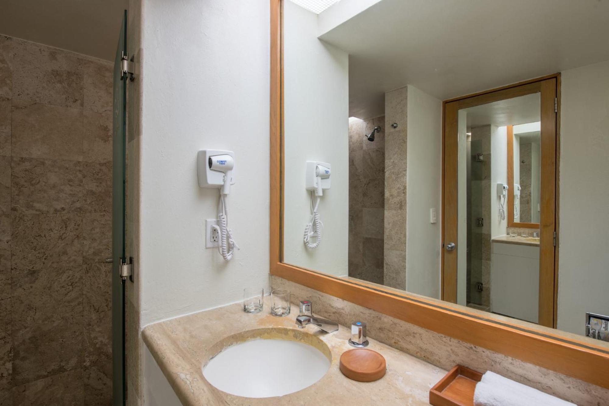 One-Bedroom King Suite with Jacuzzi, Balcony and Lagoon View