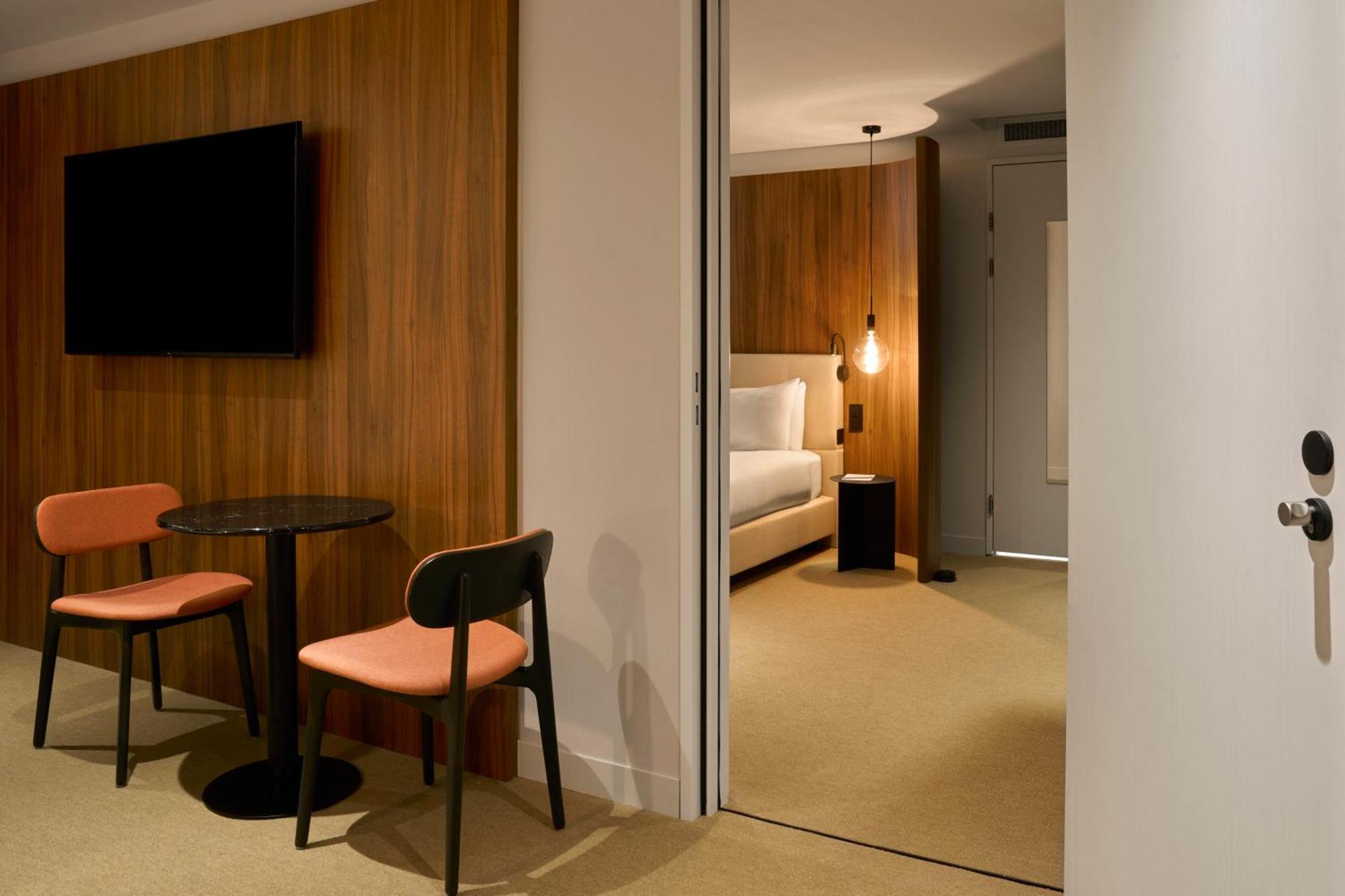 King Room Roll Shower