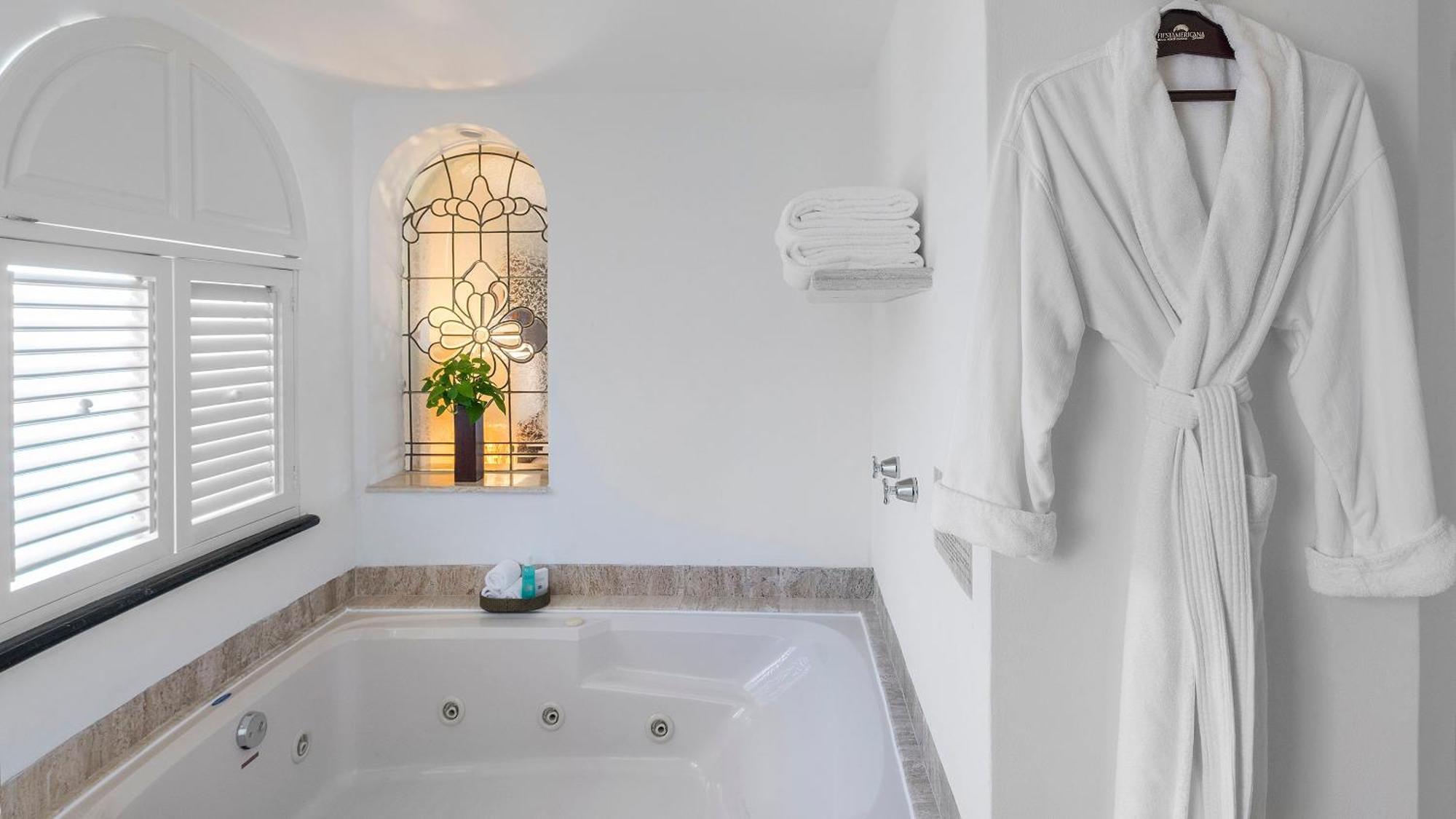 Infinite Ocean Front One Bedroom Master Suite