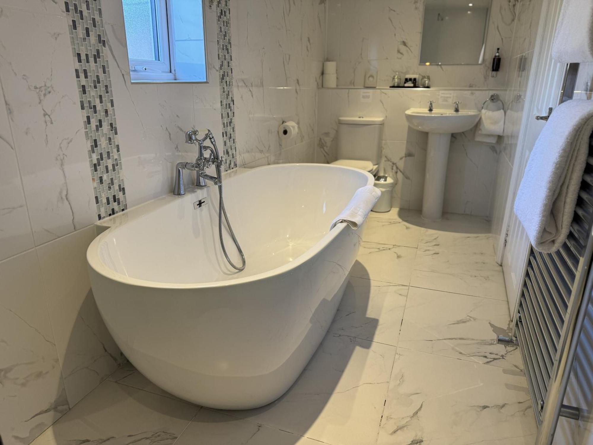 Deluxe Double Room Bath