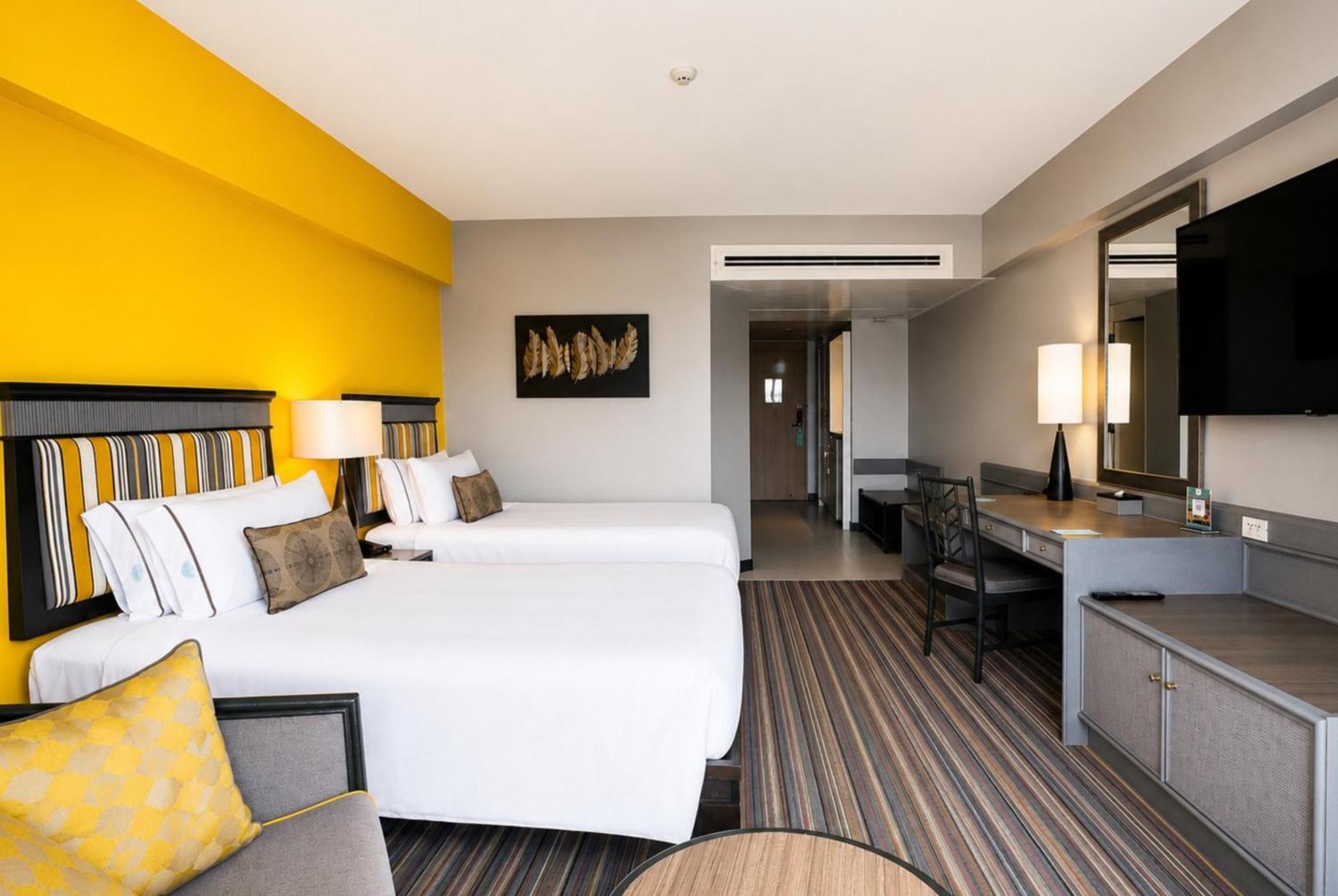 Deluxe City View Twin Bed