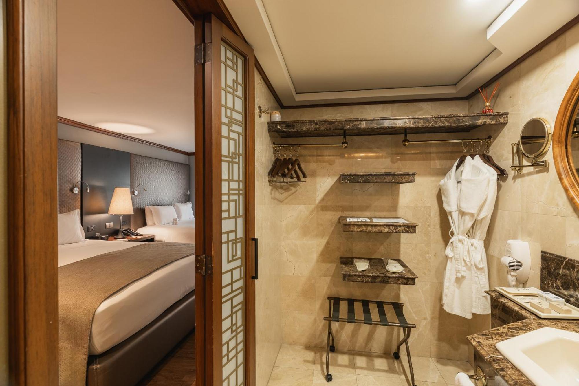 Junior Twin Room