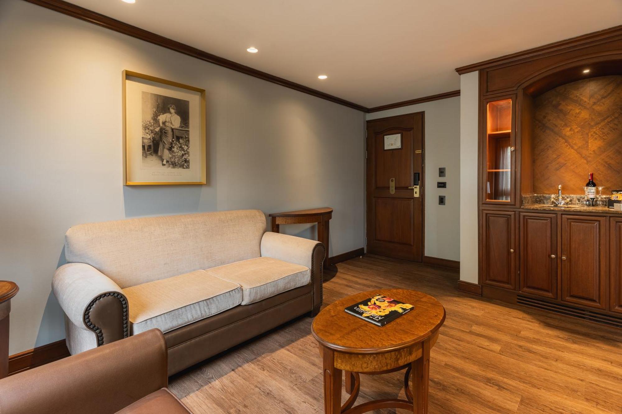Junior Twin Room