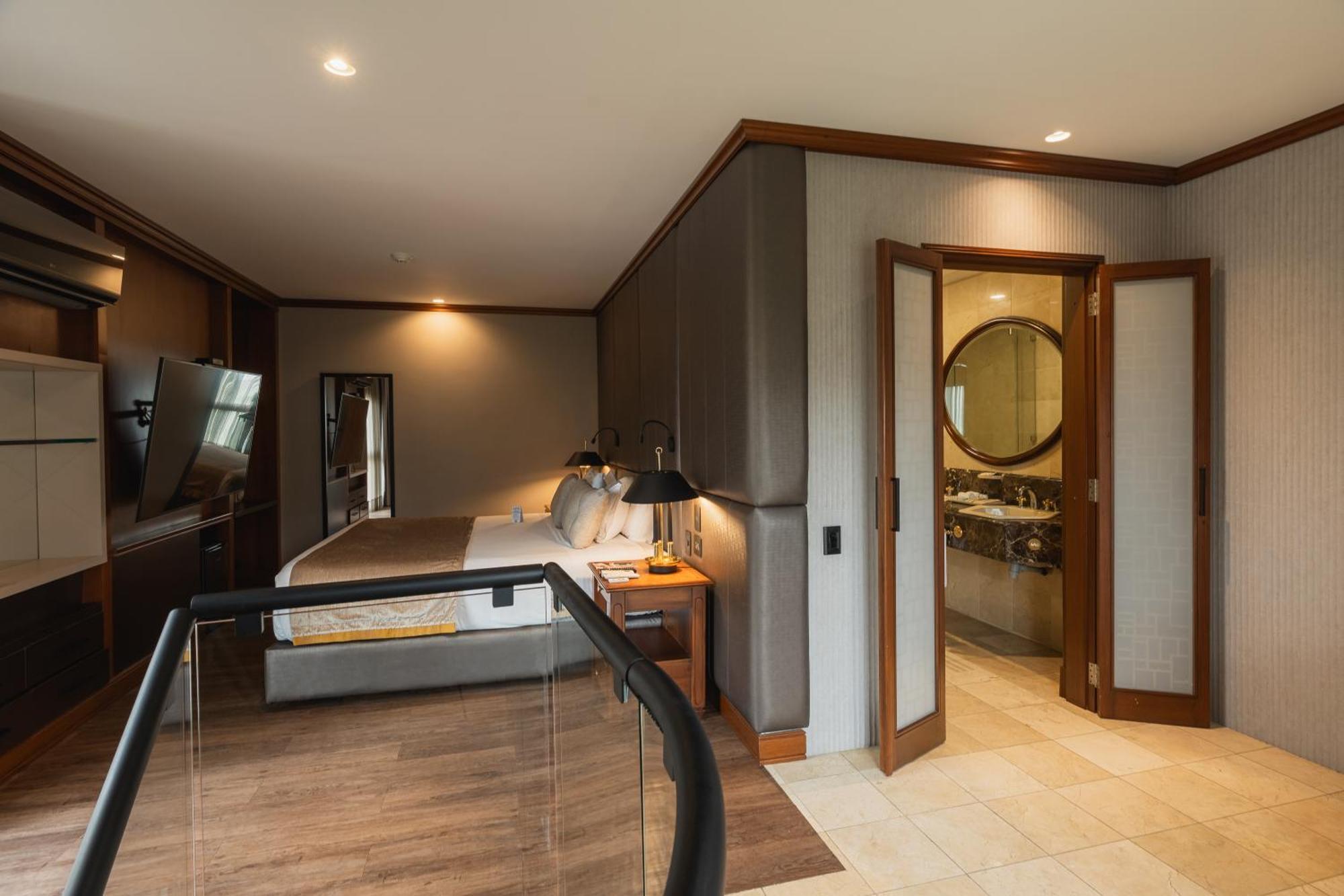 Executive Suite