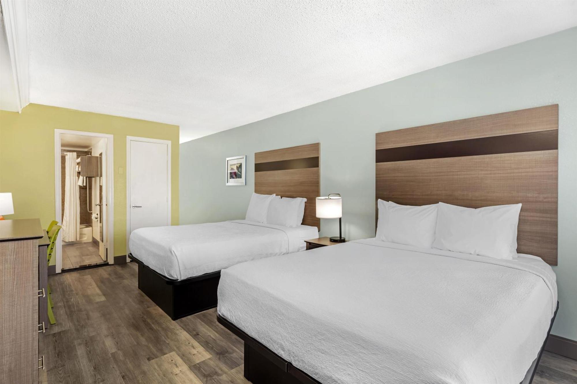 Queen Room with Two Queen Beds and Kitchen - Pet Friendly/Non-Smoking