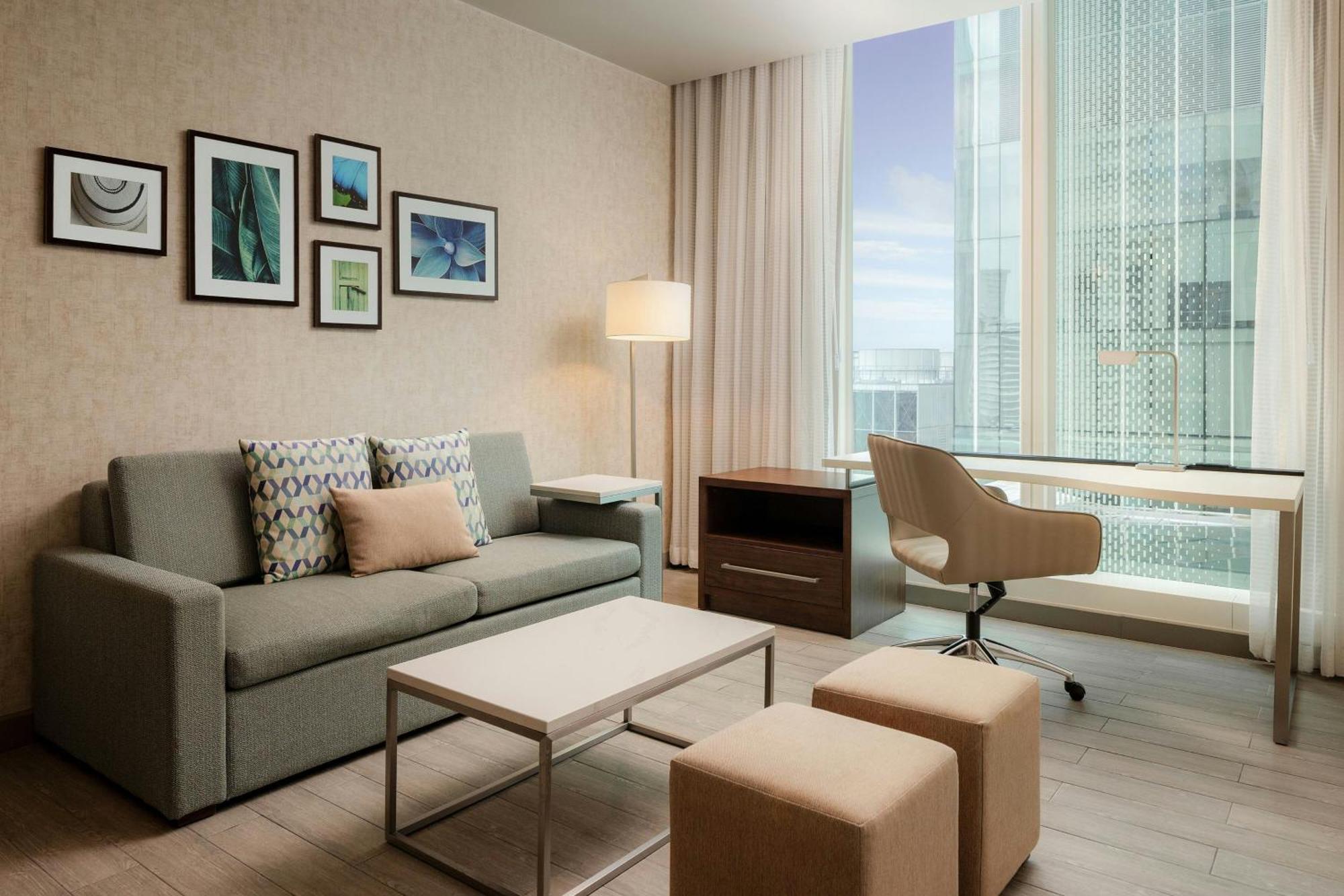 1 Bedroom Suite 1 King