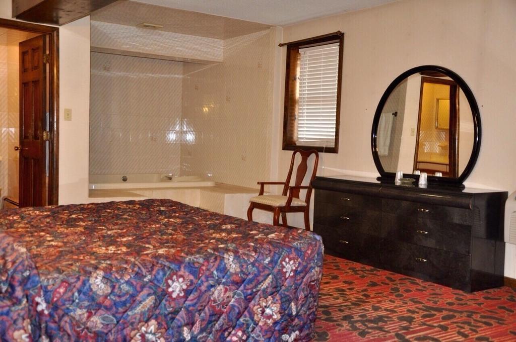 King Suite with Spa Bath