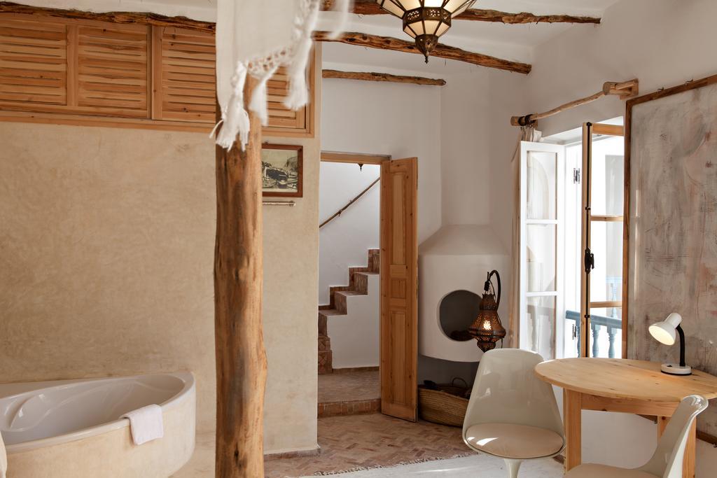 Double Room with Bathtub