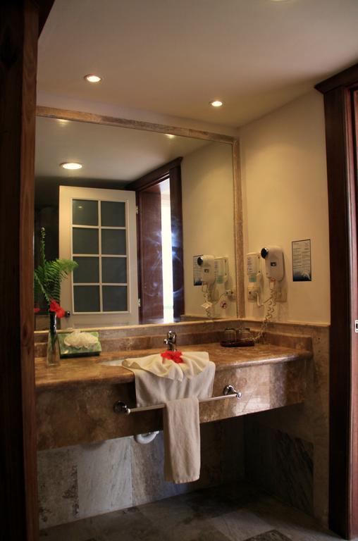 Double Room with Ocean View (2 Adults + 1 Child)