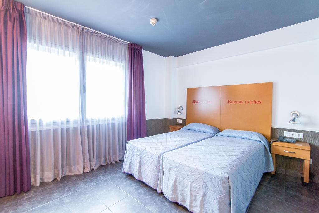 Double or Twin Room with Private Bathroom
