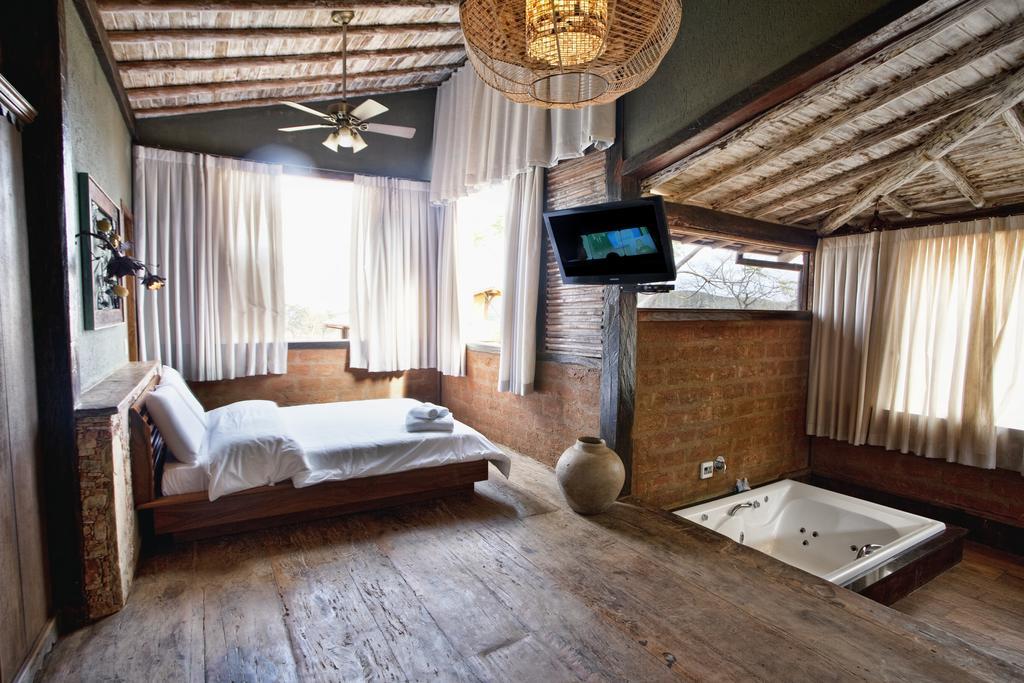 Bungalow with Spa Bath,642024720:JPEG