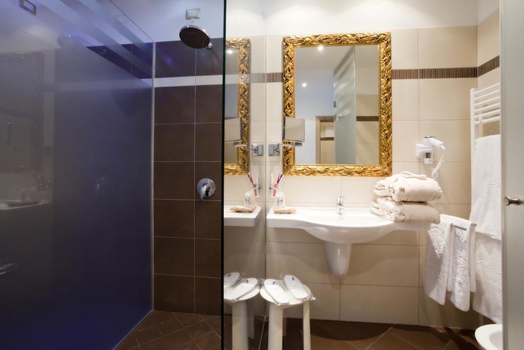 Junior Suite Familiare (2 Adulti + 2 Bambini)
