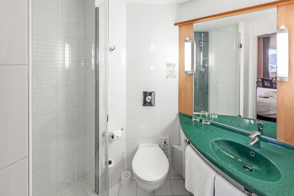 Habitación con 1 cama doble