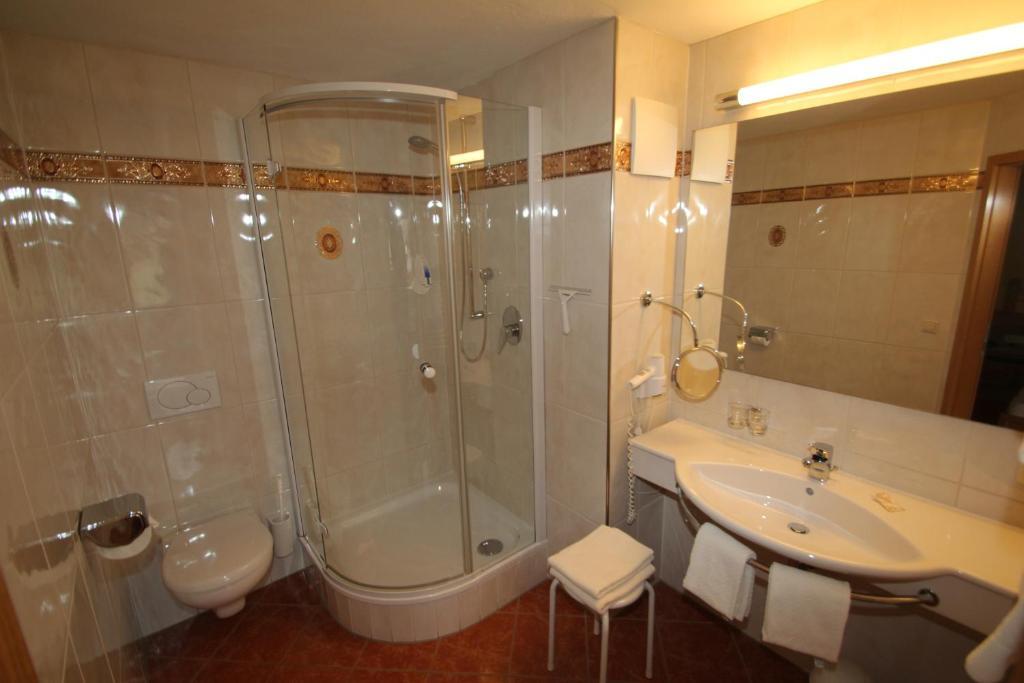 Double Room with Balcony,685202427:JPEG