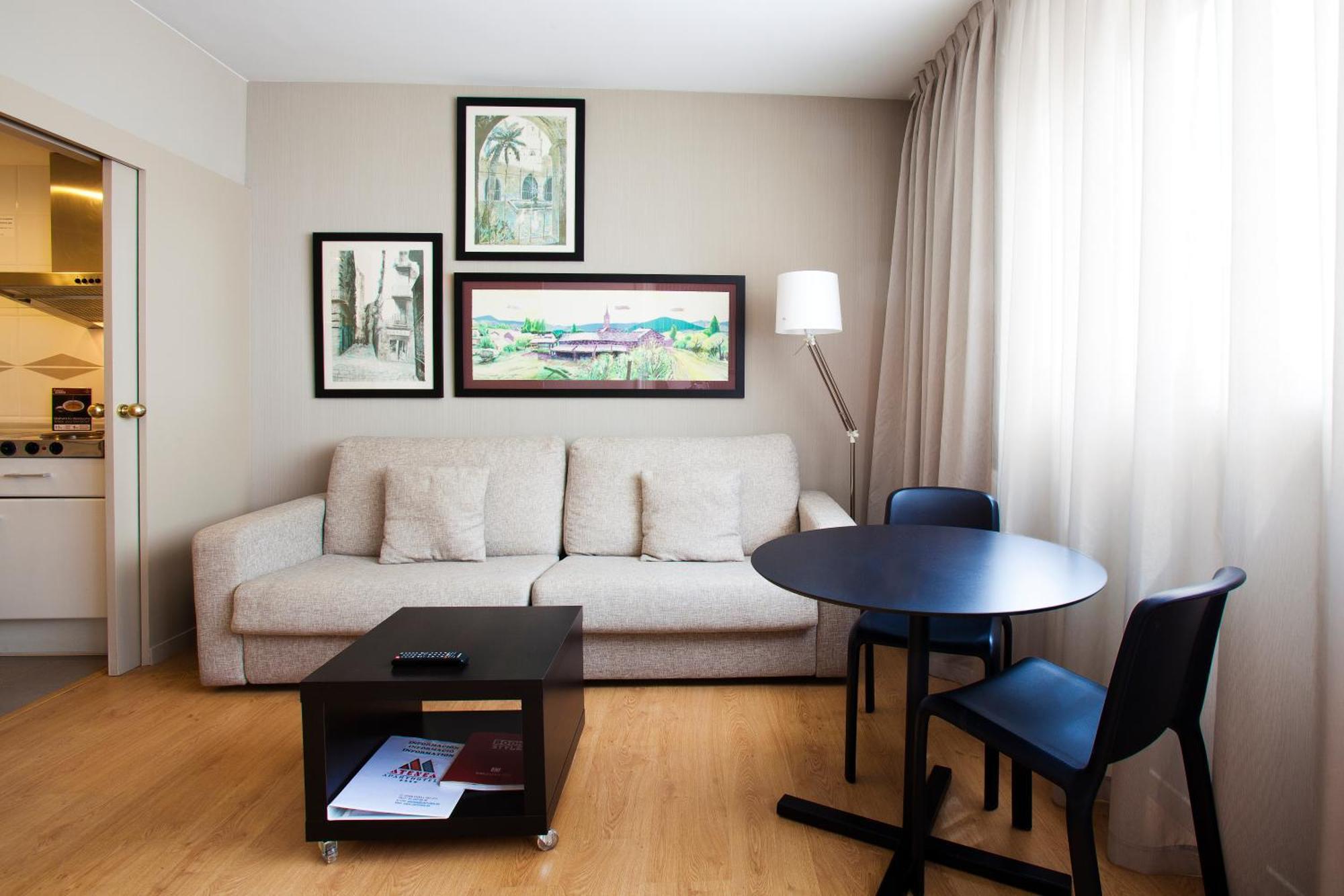 Quarto Premium com Cama de Casal ou 2 de Solteiro