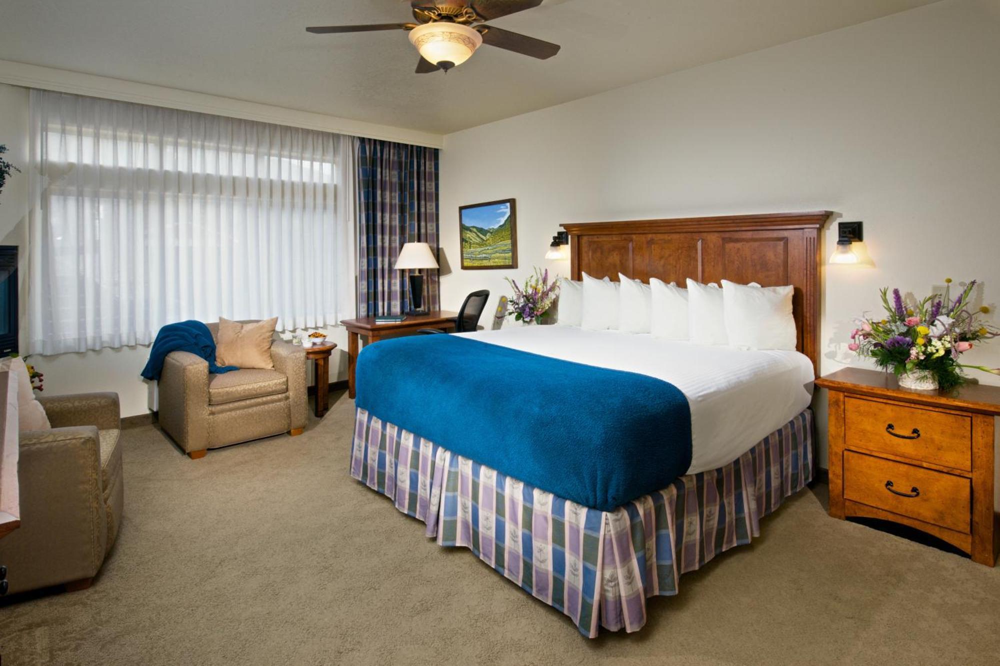 King Room with Fireplace