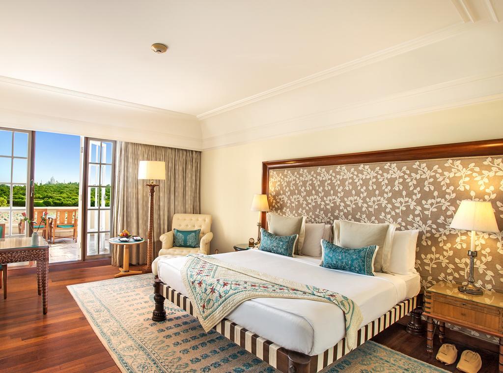 Premier Room Balcony Taj Mahal View