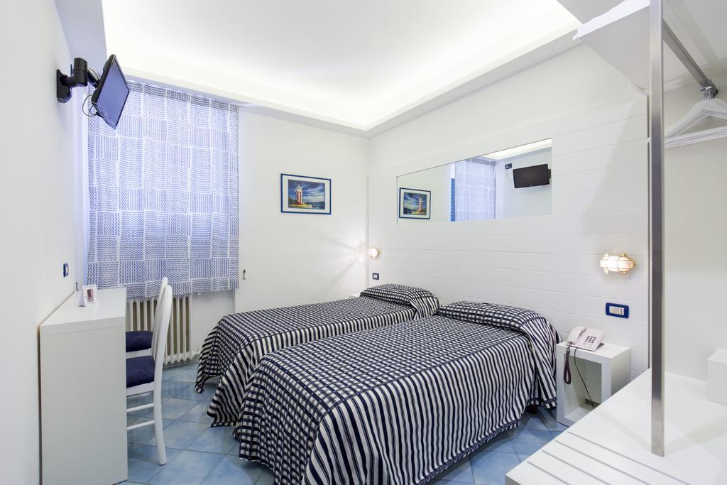 Tweepersoonskamer met 1 of 2 Bedden en Uitzicht op Zee