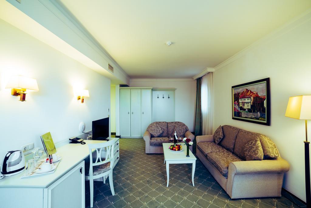 Suite - Free Beach Access