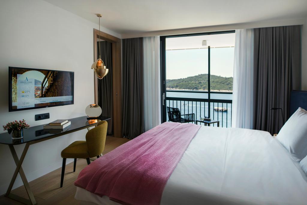 Executive Suite with Balcony and Sea View