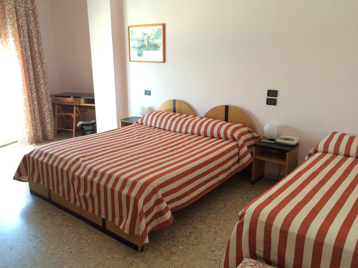 Standard Triple Room with Sea View