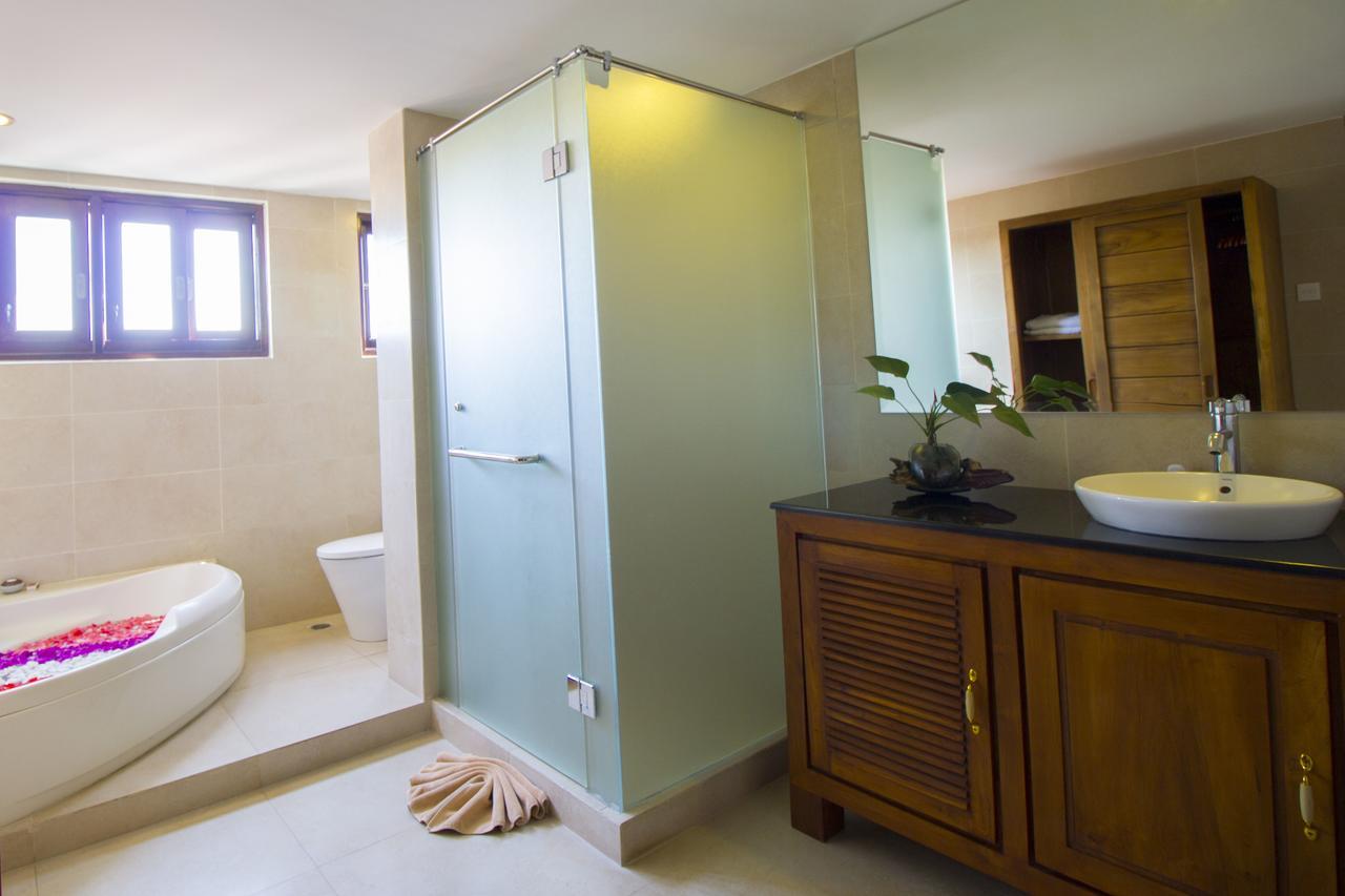 Suite with Free Benefits