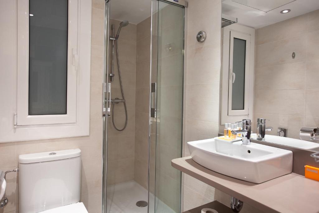 Double or Twin Room with City View,60894826:JPEG