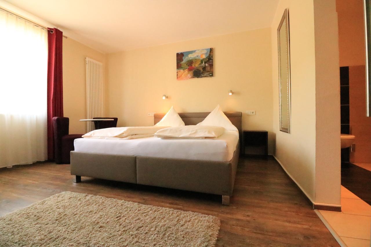 Standard Double Room,661109520:JPEG