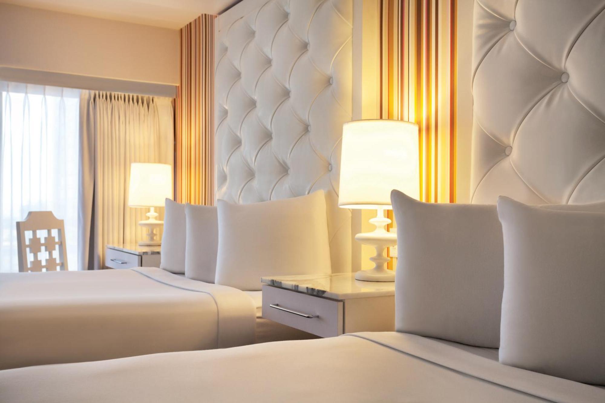 Habitación Go con 2 camas grandes y vistas a High Roller - No fumadores