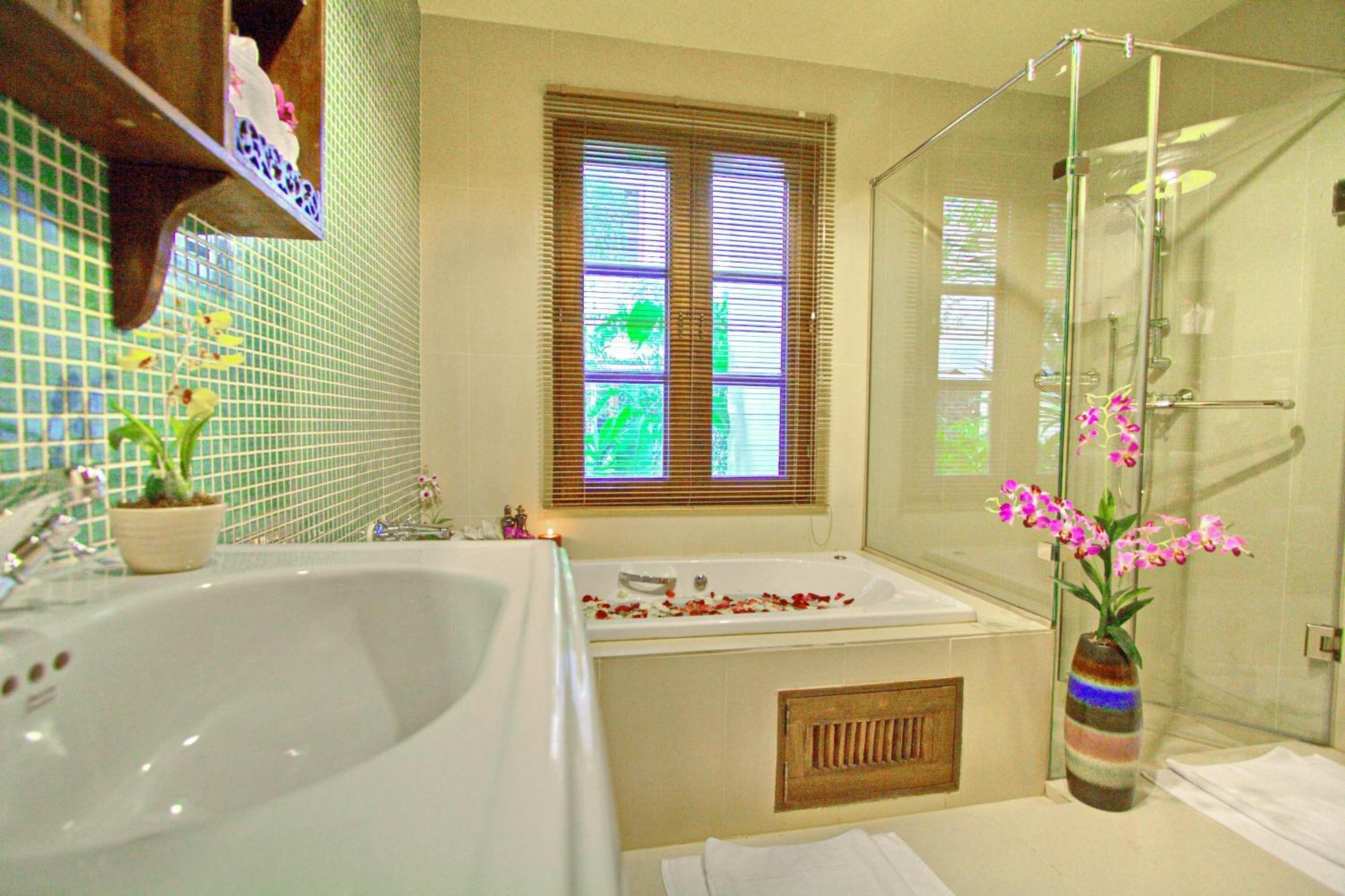 One-Bedroom Suite with Spa Bath