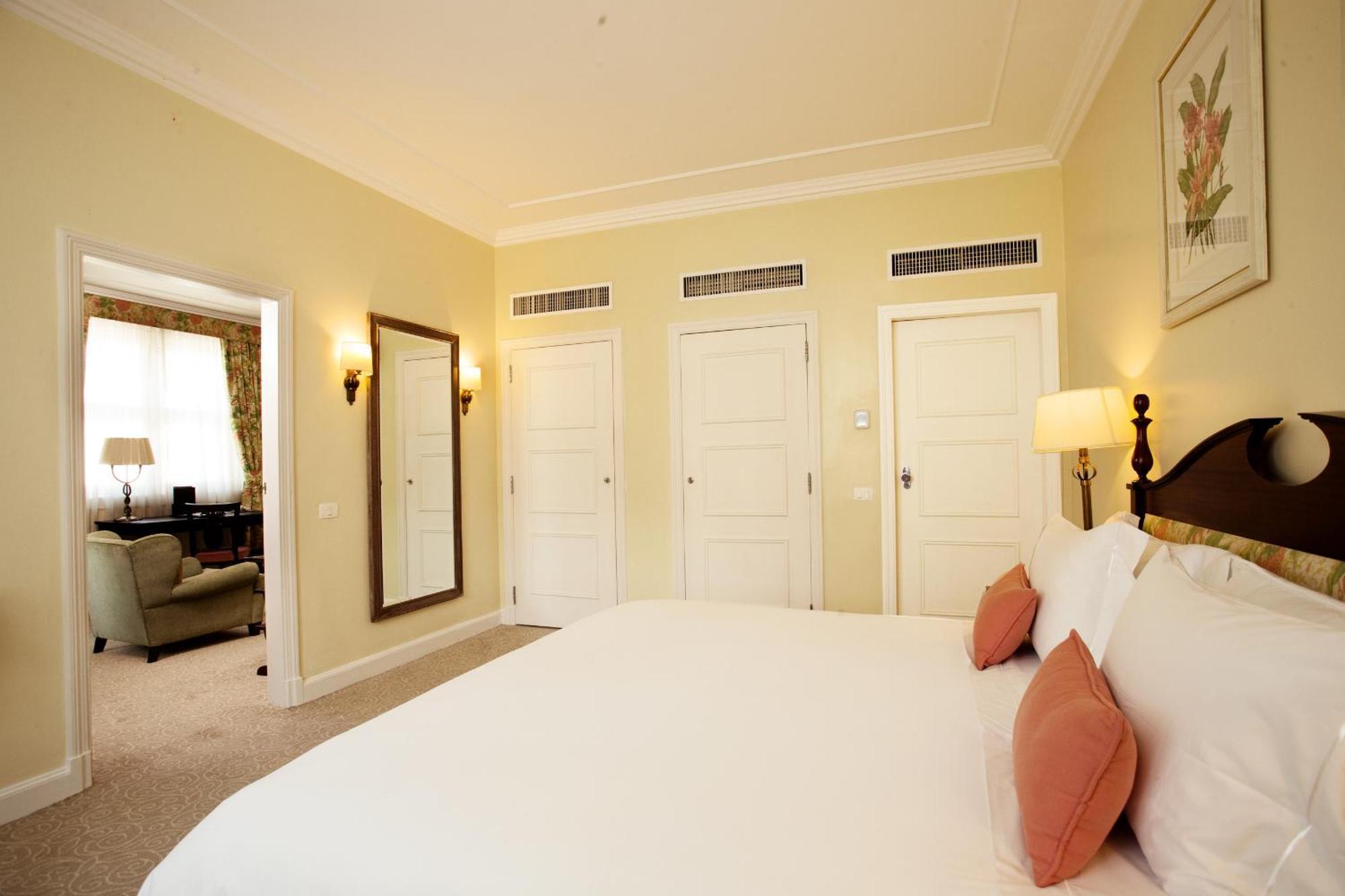 Suite com 1 Quarto e Vista Avenida