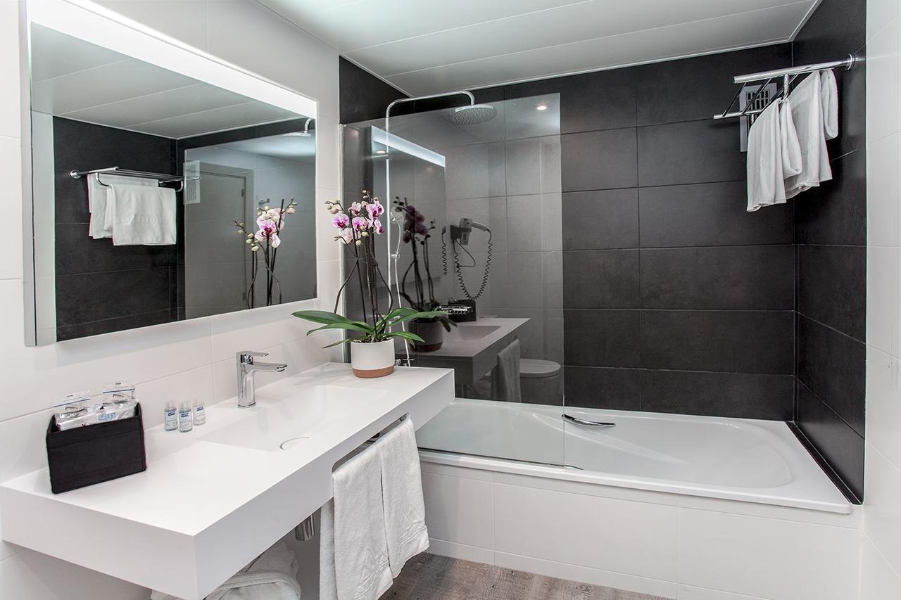 Quarto com 2 Camas de Solteiro (1-2 Adultos)