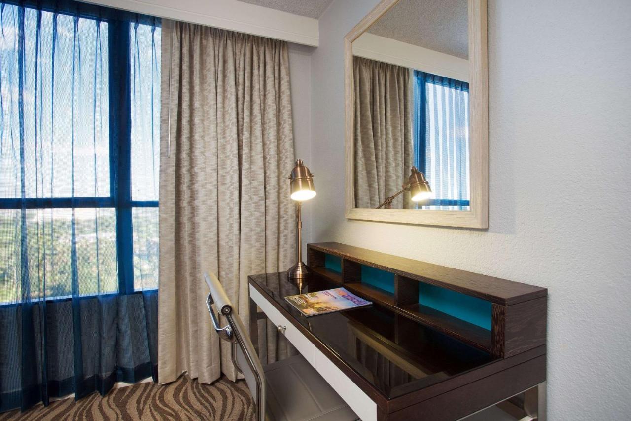 Quarto King com Sofá-cama
