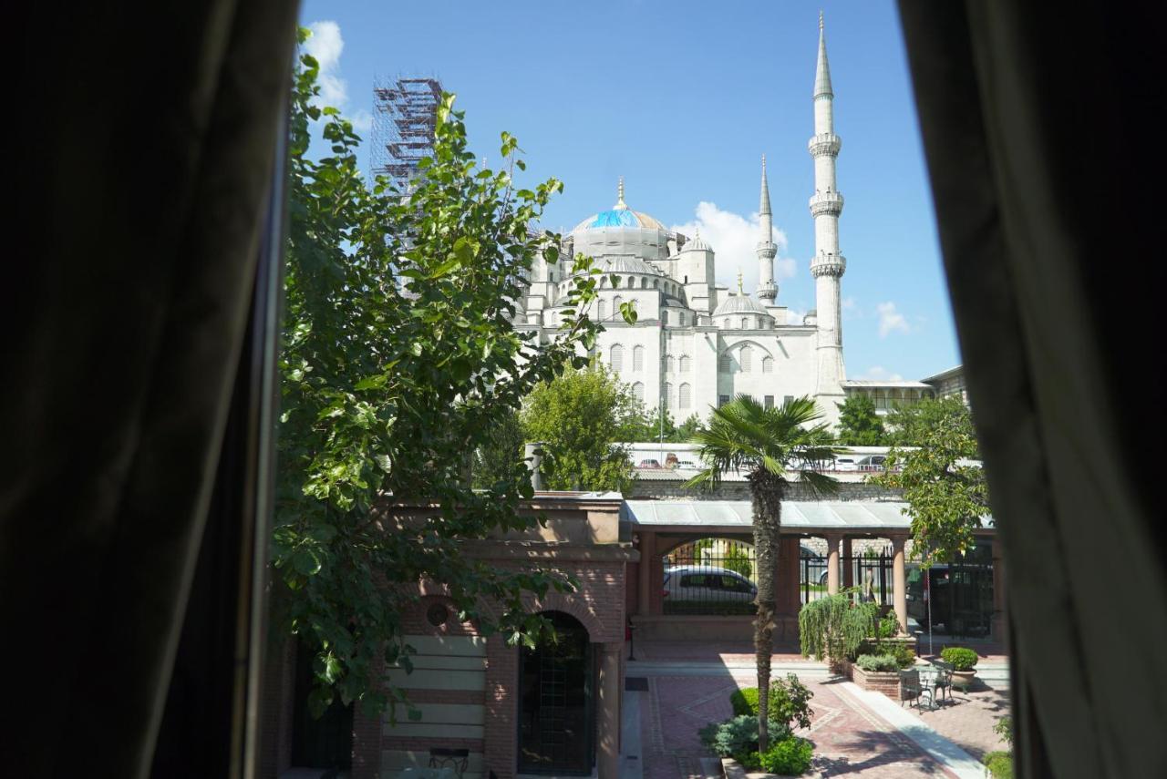 Deluxe Room with Blue Mosque View