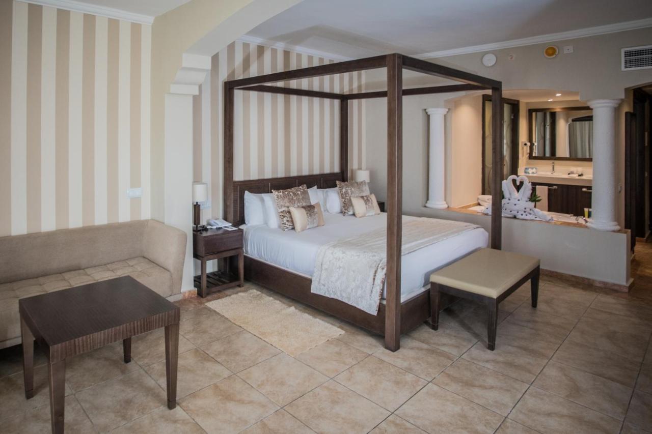 Suite Júnior Colonial Clube com Banheira de Hidromassagem e Acesso Wi-Fi Gratuito - Apenas Adultos (+18 Anos)
