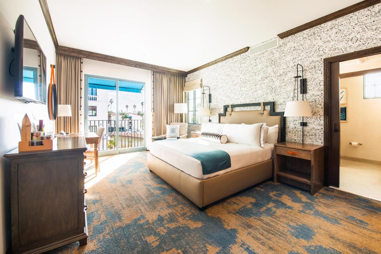 Noordvleugel met Kingsize Bed Bed en Uitzicht op de Stad