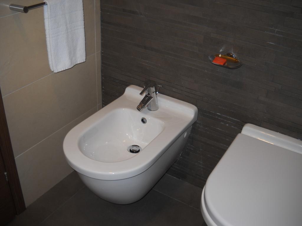 Quarto com Cama de Casal ou 2 de Solteiro