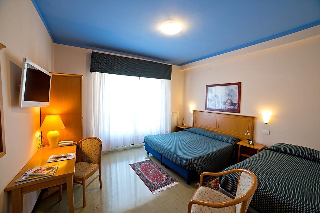 Superior Tweepersoonskamer met Extra Bed en Uitzicht op Zee