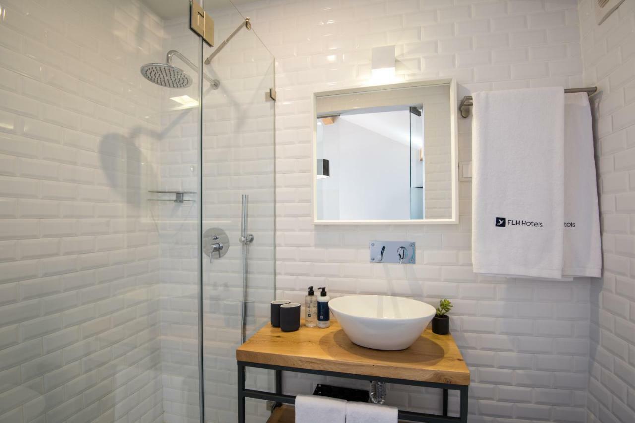 Single Room Interior View