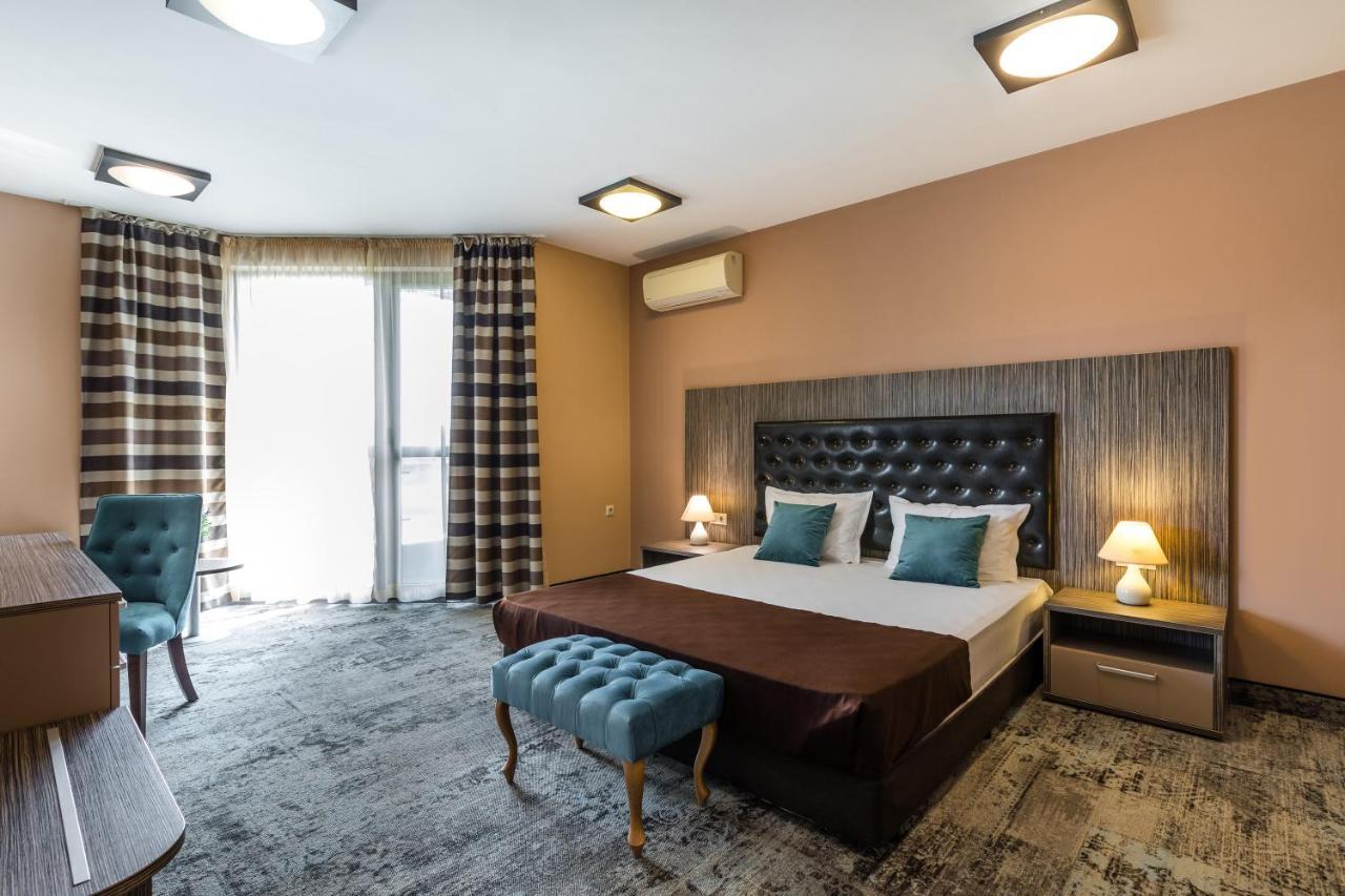 Studio mit Doppelbett (Balkon) und kostenfreiem Parkplatz