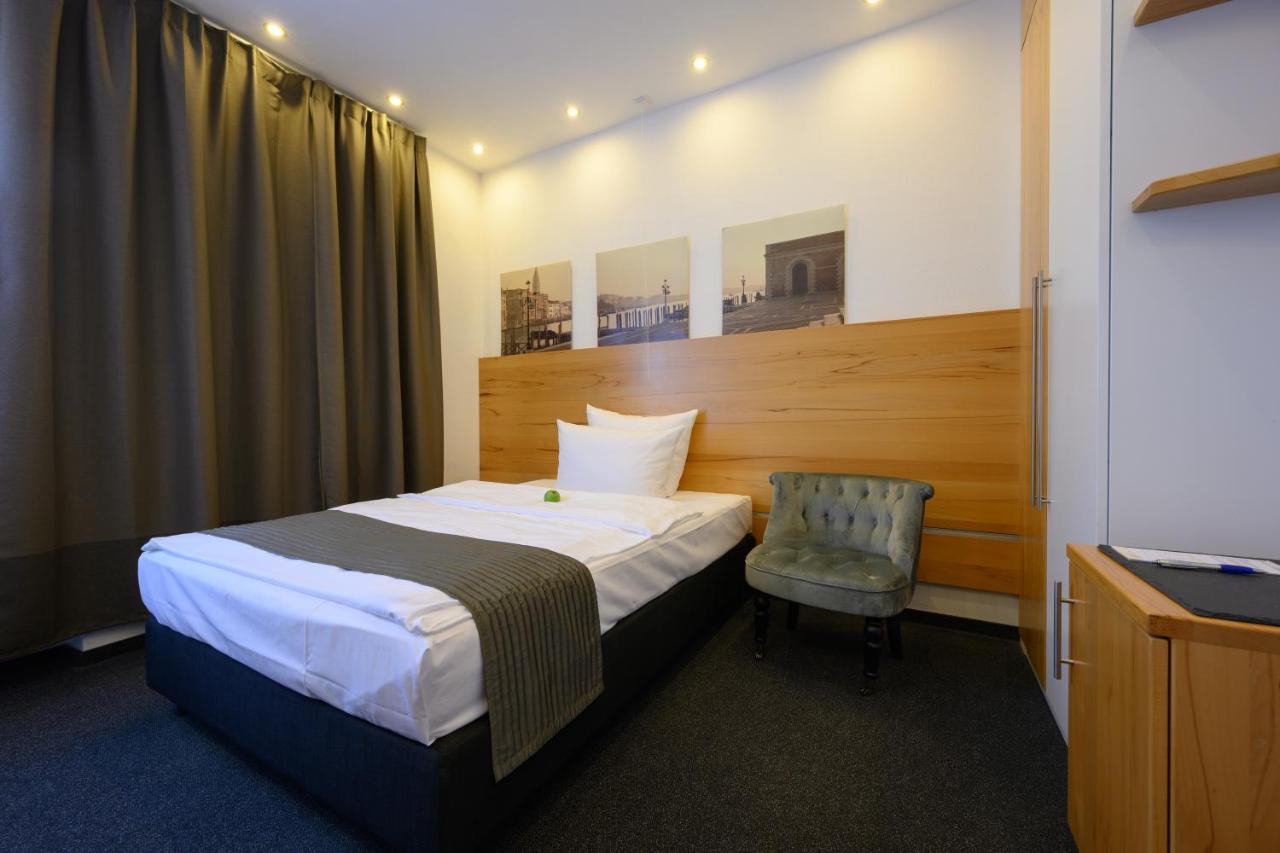 Large Single Room,1602338884:JPEG