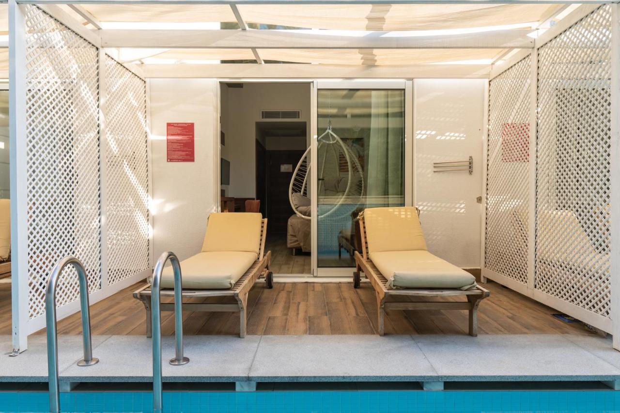 Doppelzimmer mit Poolblick