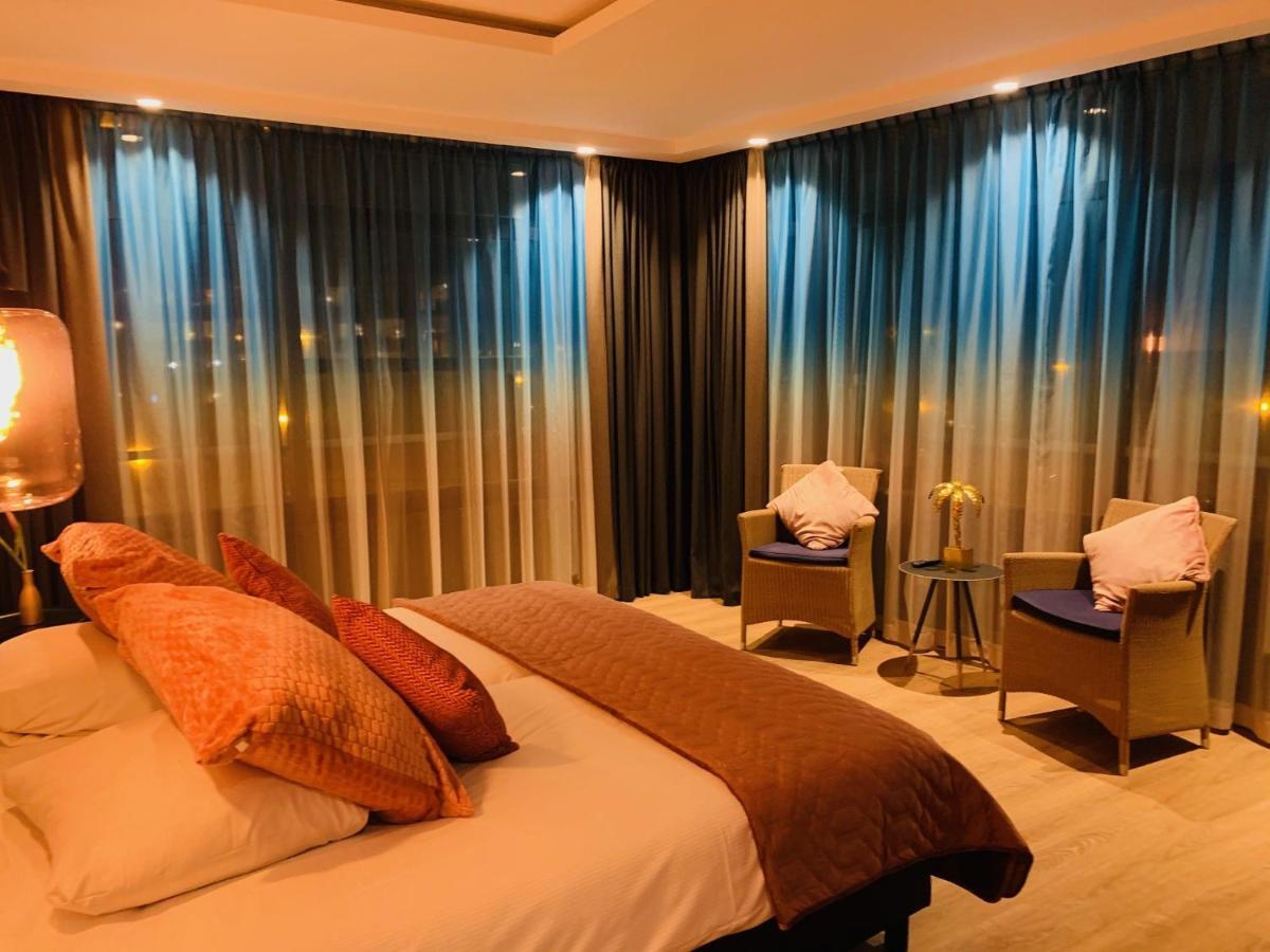 Grote Kamer met Schuin Uitzicht op Zee