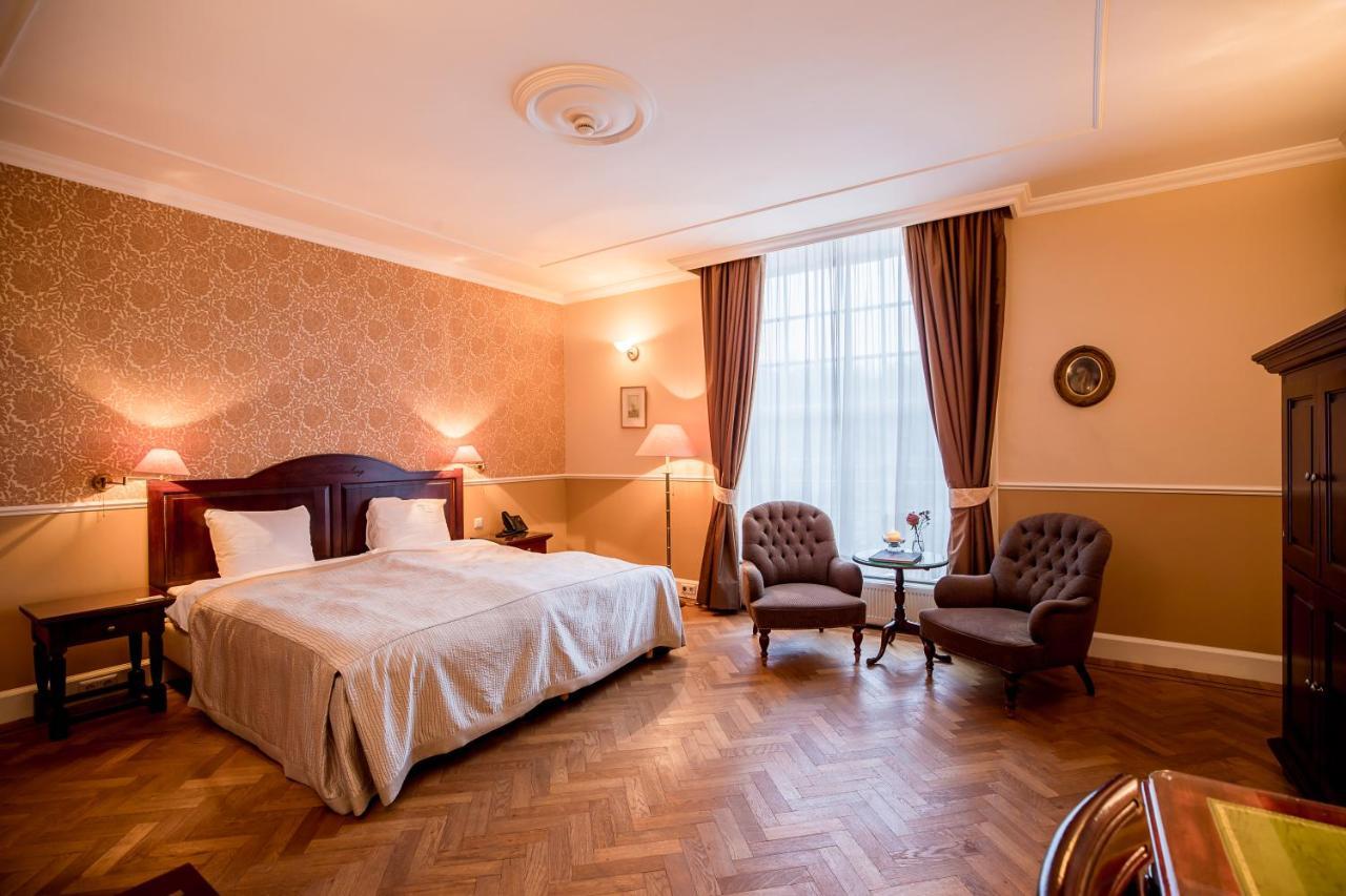 Luxe Suite