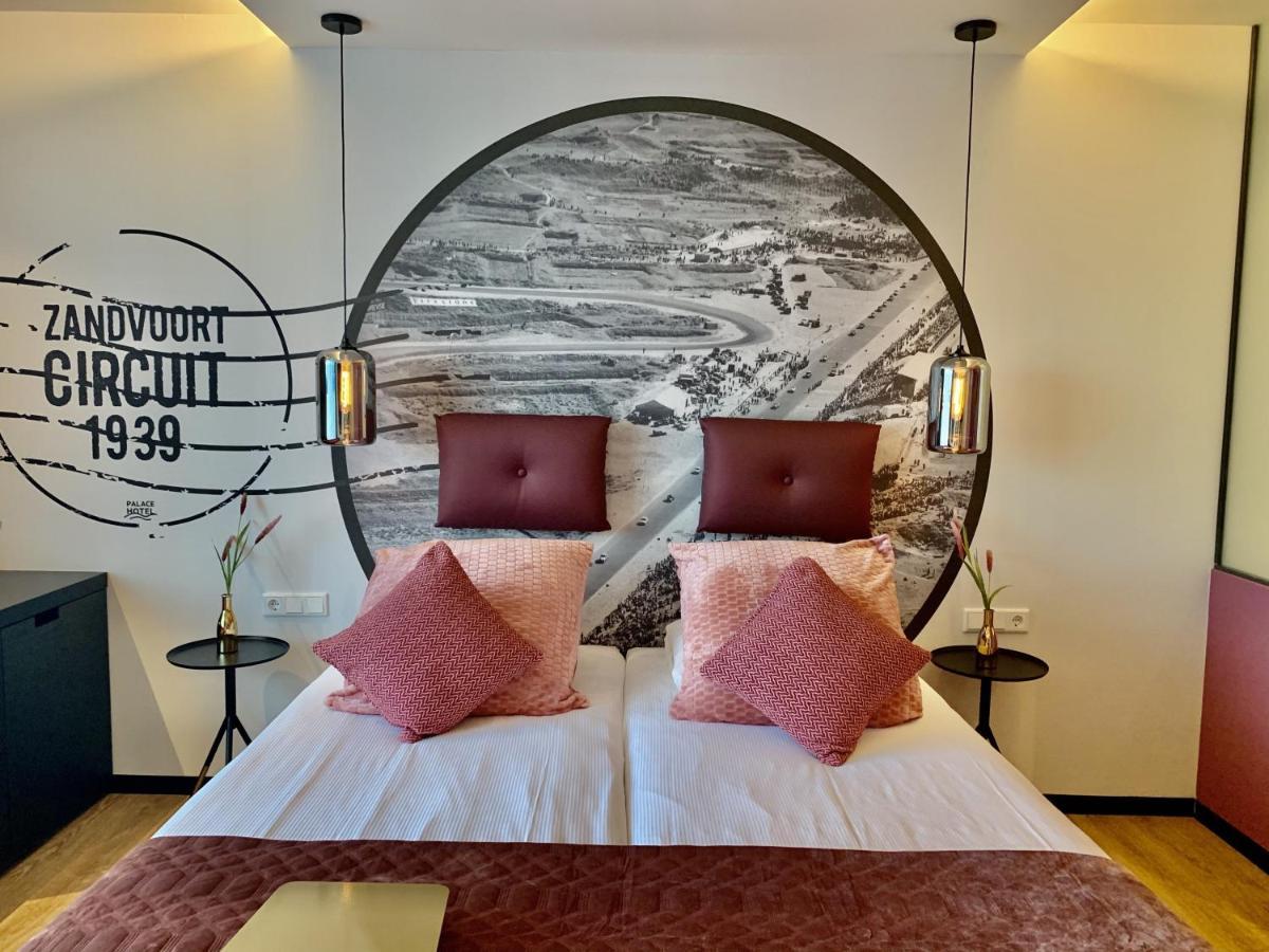 Grote Kamer met Bad en Schuin Uitzicht op Zee