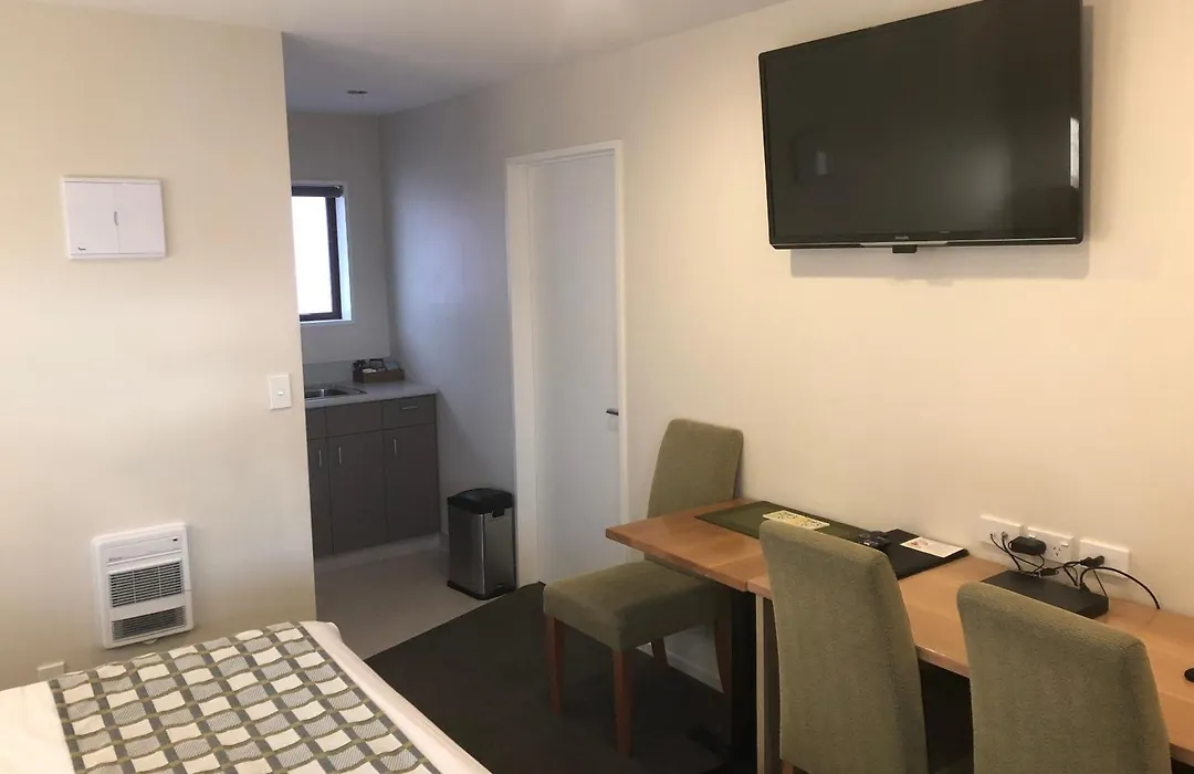 555 Motel Dunedin-1
