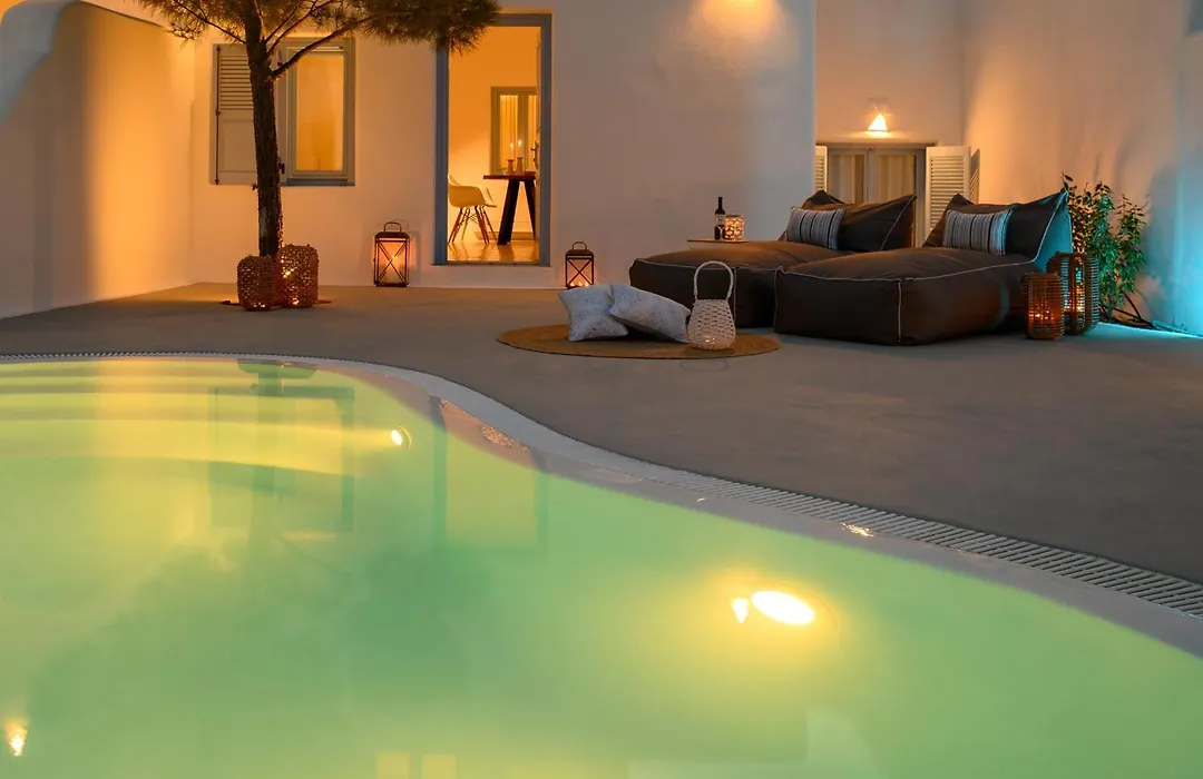 Este Luxury Suites-1