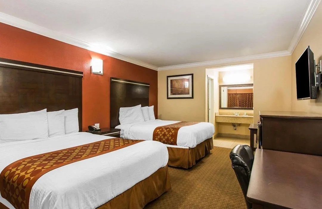 Rodeway Inn & Suites Corona-1
