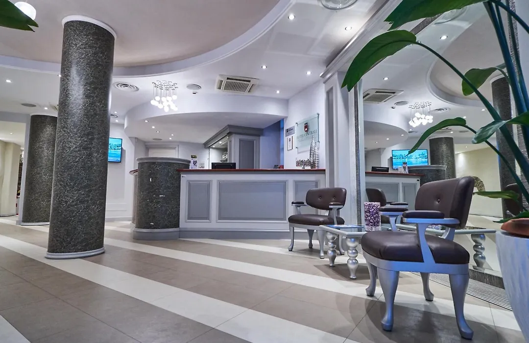 Hotel Centrale Best Western Signature Collection-1