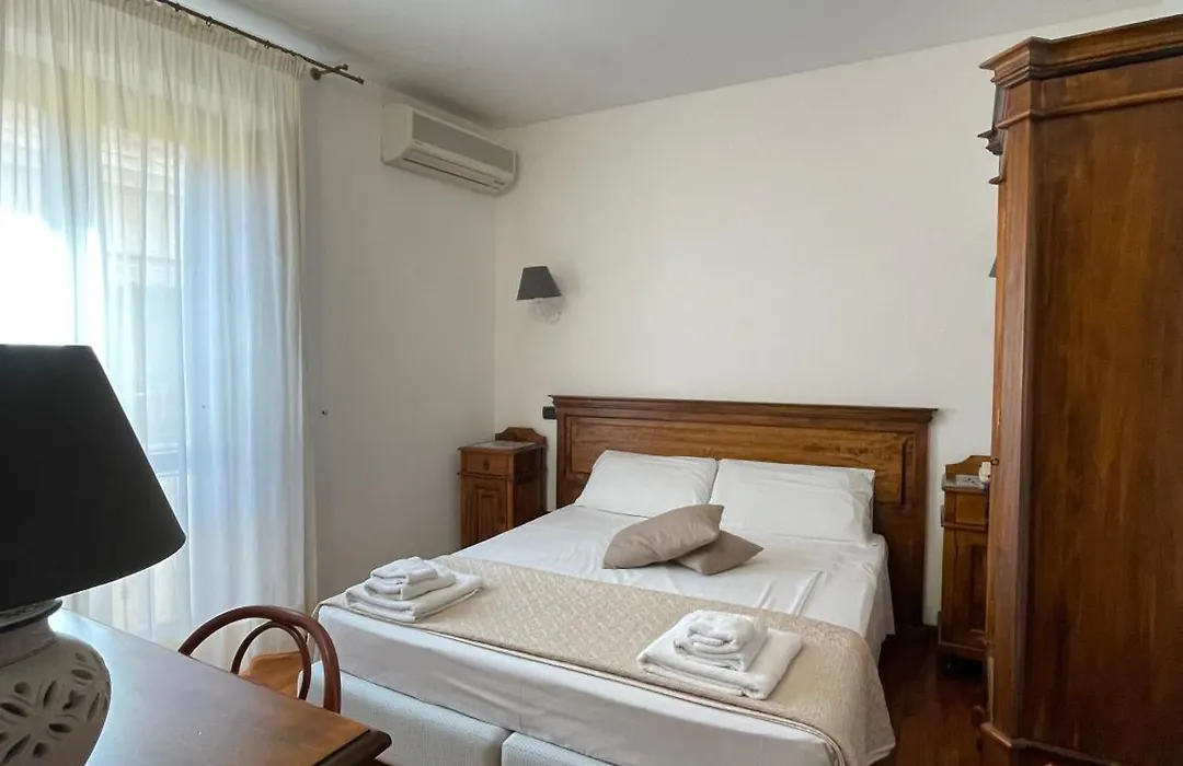 Hotel La Piazzetta-1